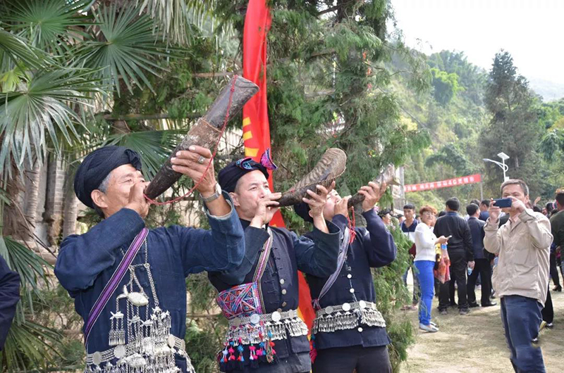 云南紅河民族服飾多彩多樣美如蒼穹彩虹，哈尼族七個支系就能美醉你的眼睛